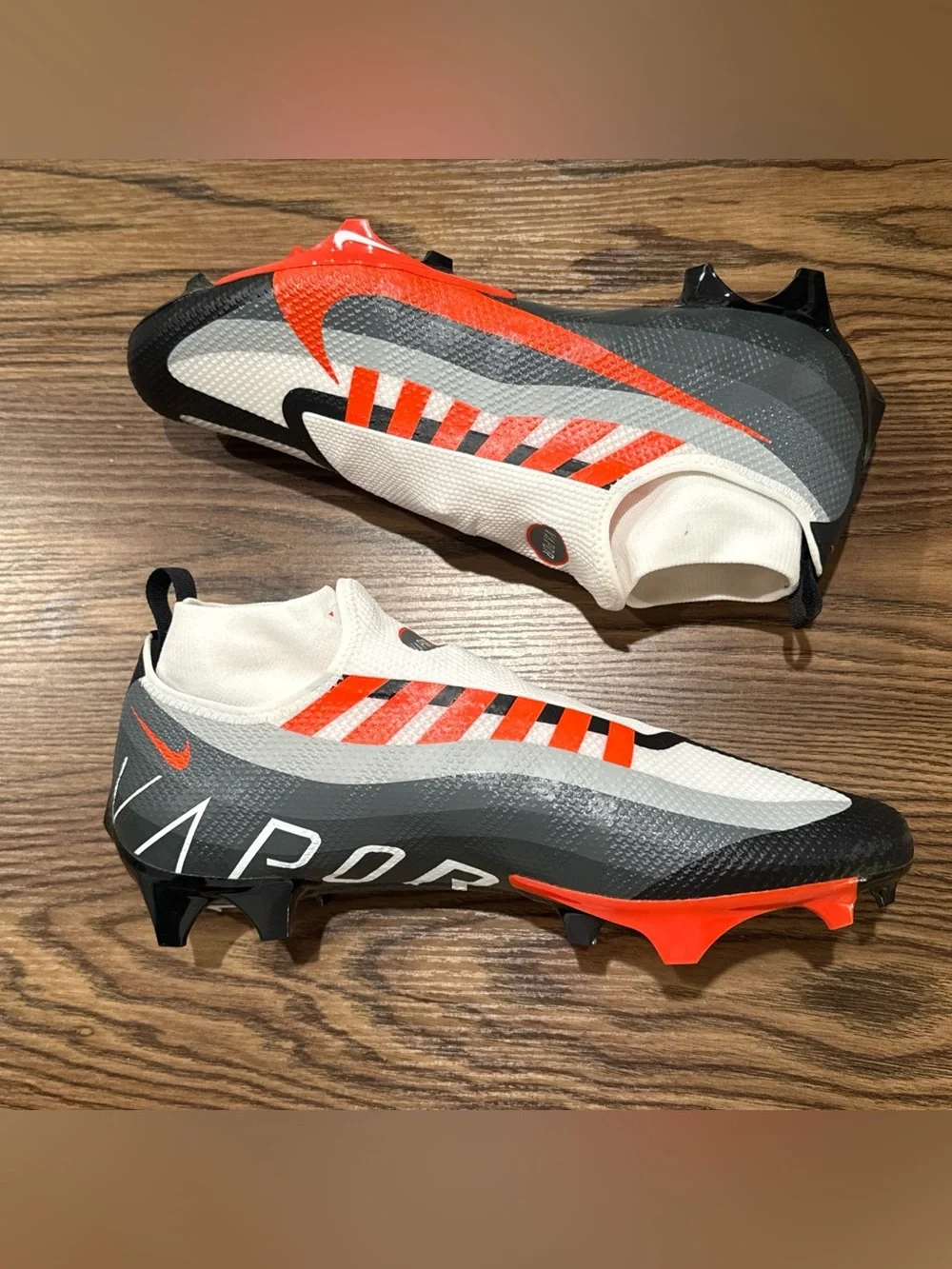Size 12.5 Nike Vapor Edge Pro 360 Orange Black White Football Cleats DV0778-004